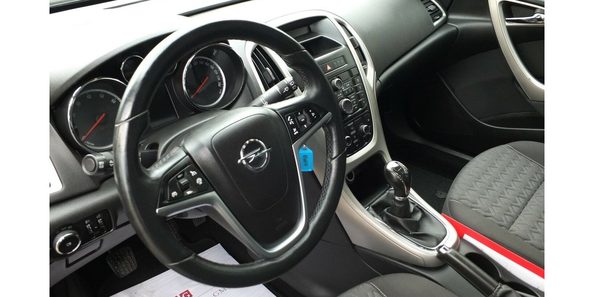 Opel Astra WM26: ACTIVE KLIMAANLAGE 17ZOLL LMF TEMPOMAT 92.855 km 6.904 &euro; Köln 50858
