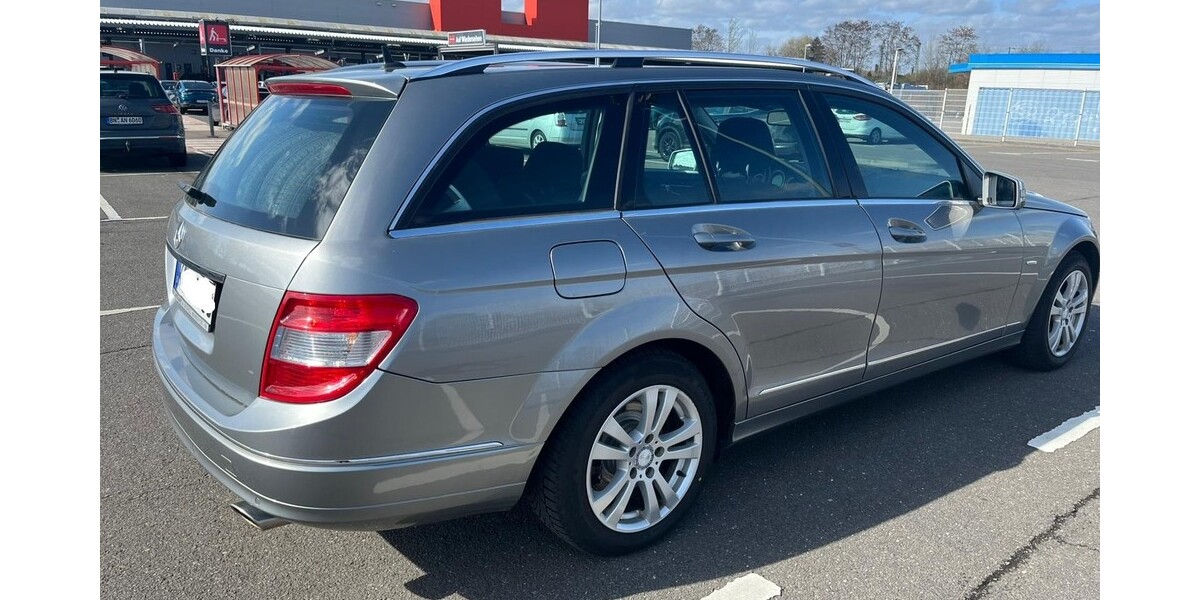 Mercedes-Benz C 230 166.000 km 8.200 &euro; Köln 50667