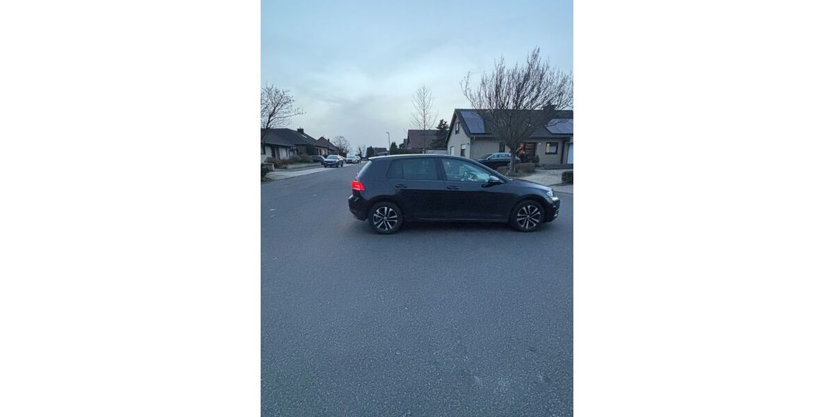 VW Golf 127.000 km 10.000 &euro; Niederzier 52382