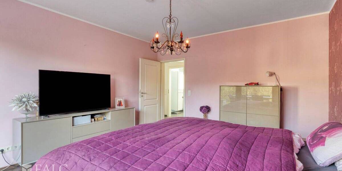 Einfamilienhaus Pulheim - 7 Zimmer, 351 m&sup2;, 1.199.000&euro; | Angebot:25996023