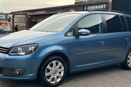 VW Touran 156.000 km 8.699 &euro; Köln 50739