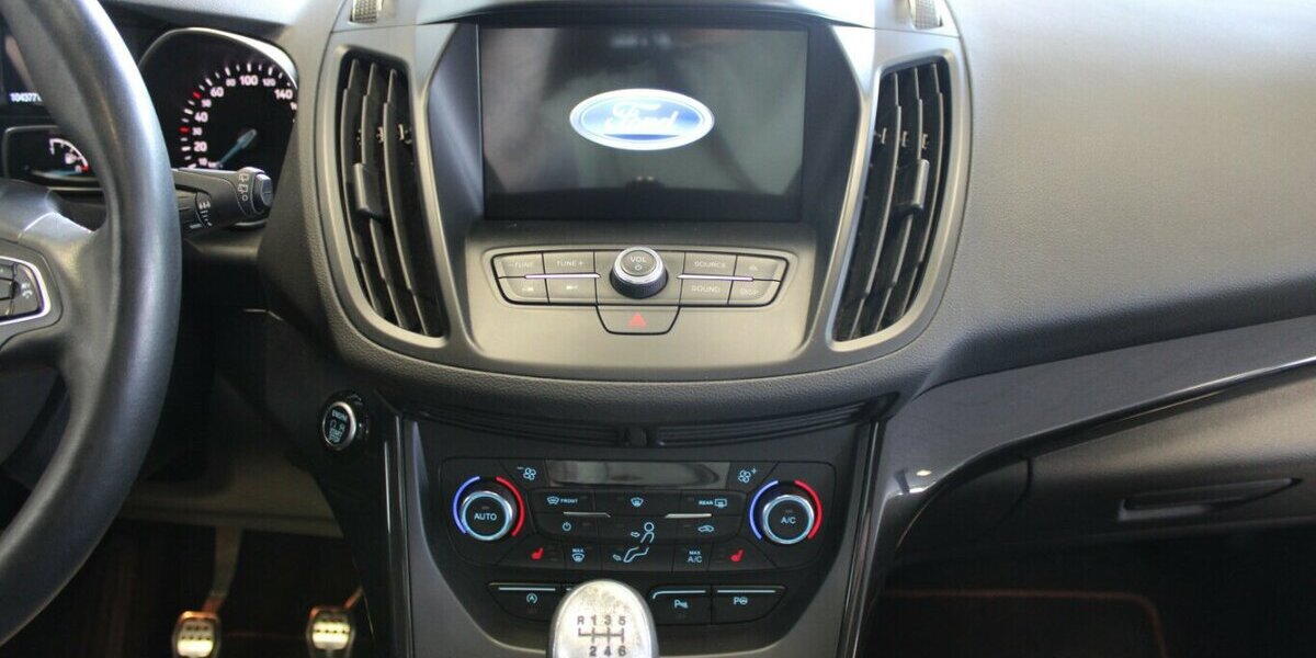 Ford Kuga 1.5 EcoBoost 2x4 ST-Line 104.377 km 12.980 &euro; Euskirchen 53881