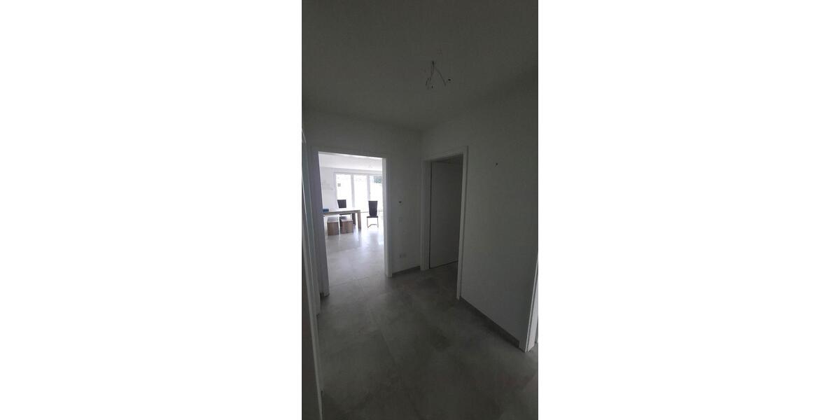 Etagenwohnung Grevenbroich Neuenhausen - 3.5 Zimmer, 87 m&sup2;, 1.750&euro; | Angebot:25418927
