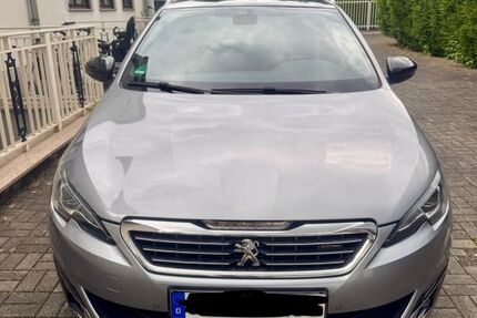 Peugeot 308 120.000 km 7.999 &euro; Köln 51067