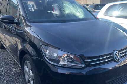 VW Touran 296.861 km 6.500 &euro; Euskirchen 53879