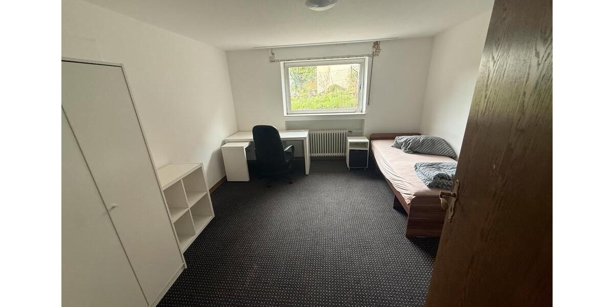 Etagenwohnung Jülich - 12 Zimmer, 18 m&sup2;, 420&euro; | Angebot:26003619