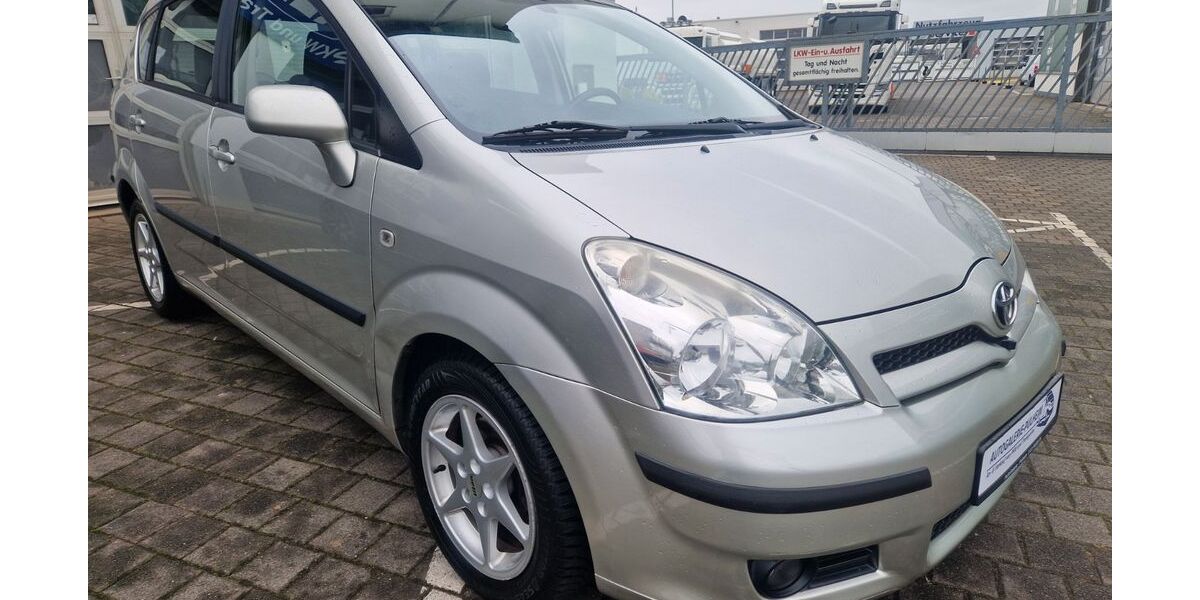 Toyota Corolla Verso 105.000 km 6.450 &euro; Pulheim 50259