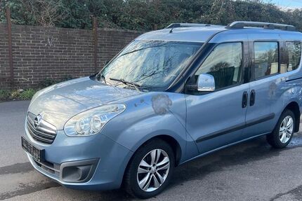 Opel Combo 179.000 km 4.900 &euro; Köln 50739