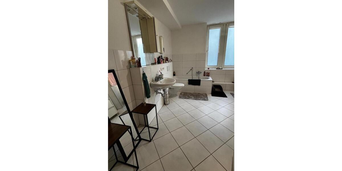 Etagenwohnung Leverkusen - 2 Zimmer, 87 m&sup2;, 800&euro; | Angebot:24796041