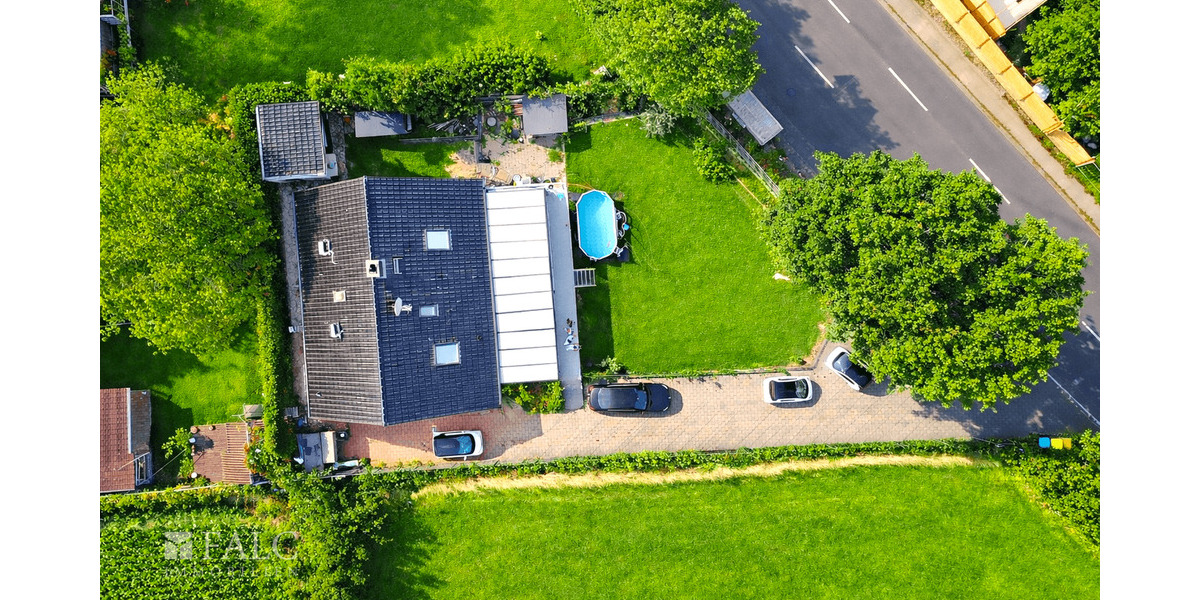 Einfamilienhaus Köln Esch/Auweiler - 8 Zimmer, 288 m&sup2;, 1.099.000&euro; | Angebot:25696534