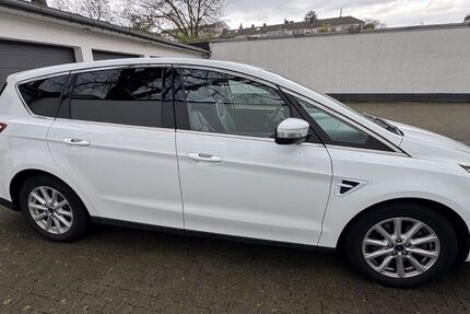 Ford S-Max 71.000 km 18.500 &euro; Köln 50735