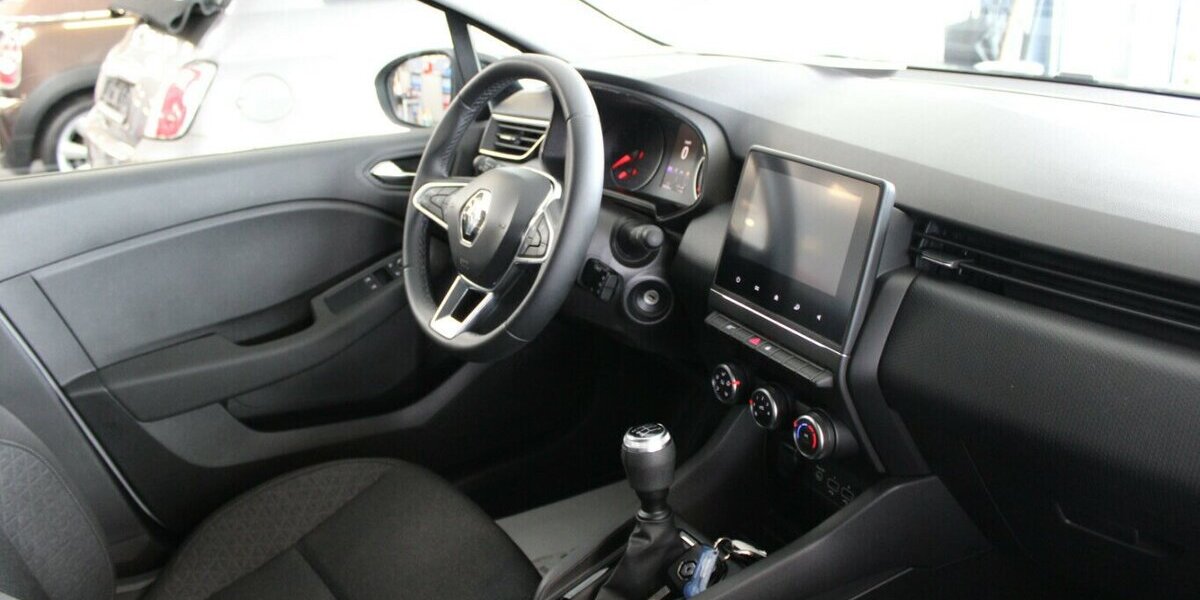 Renault Clio SCe 65 Equilibre 29.040 km 12.480 &euro; Euskirchen 53881