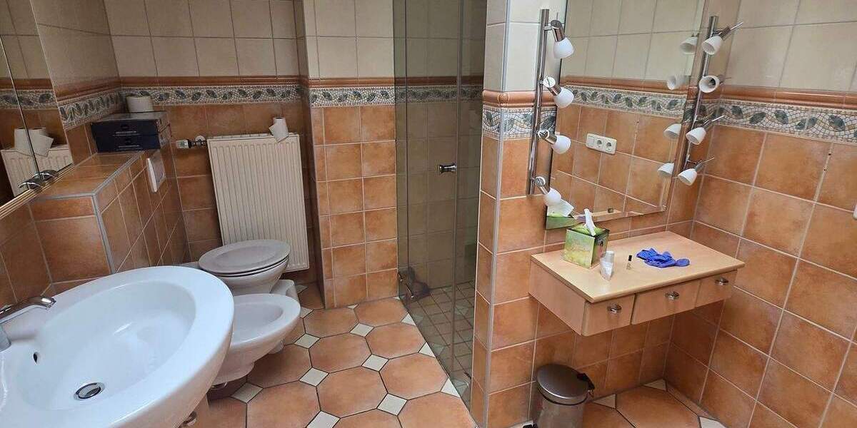 Einfamilienhaus Frechen Habbelrath - 8 Zimmer, 364 m&sup2;, 850.000&euro; | Angebot:25802450