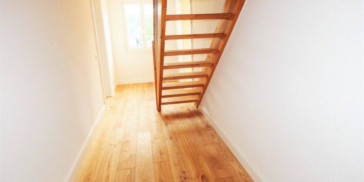 Einfamilienhaus Köln Dünnwald - 6 Zimmer, 240 m&sup2;, 3.500&euro; | Angebot:25728027