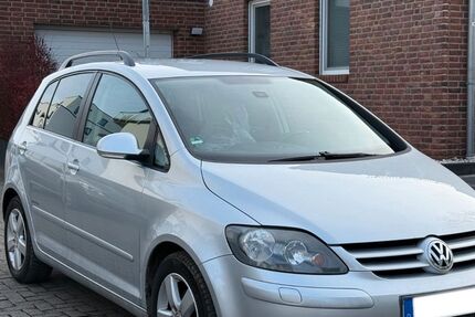 VW Golf 128.000 km 5.499 &euro; Düren 52351