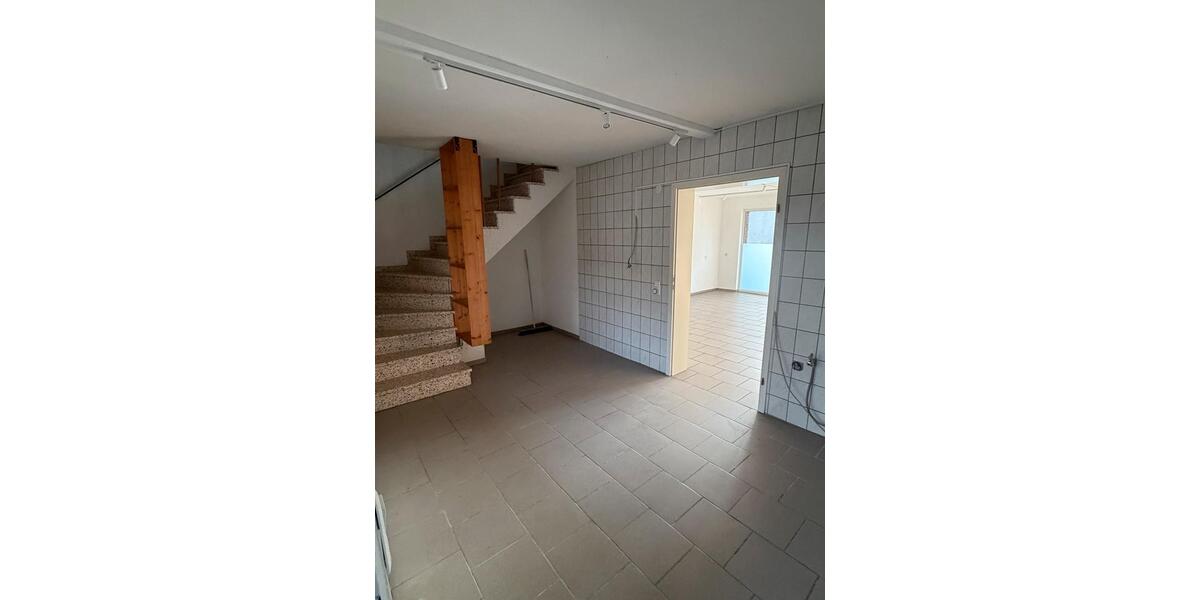 Etagenwohnung Euskirchen Dom-Esch - 2 Zimmer, 92 m&sup2;, 860&euro; | Angebot:26680687