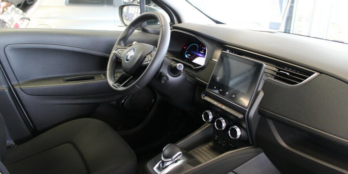 Renault ZOE Z.E 50 LIFE 51.098 km 9.980 &euro; Euskirchen 53881