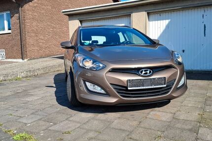 Hyundai i30 156.000 km 6.990 &euro; Bergheim 50127