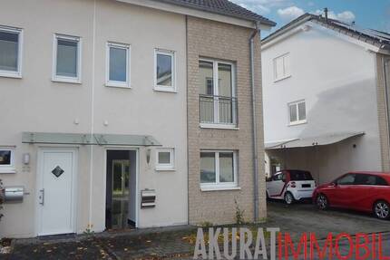 Haus Leverkusen Hitdorf - 4 Zimmer, 155 m&sup2;, 1.900&euro; | Angebot:26094154