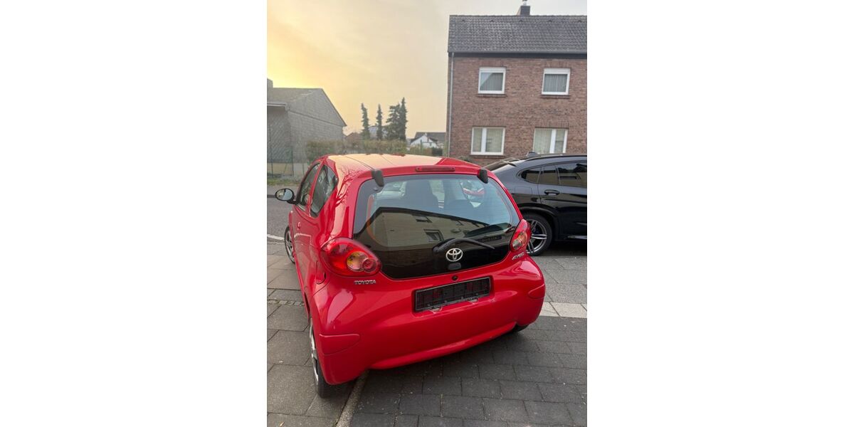 Toyota Aygo (X) 140.310 km 2.100 &euro; Euskirchen 53879
