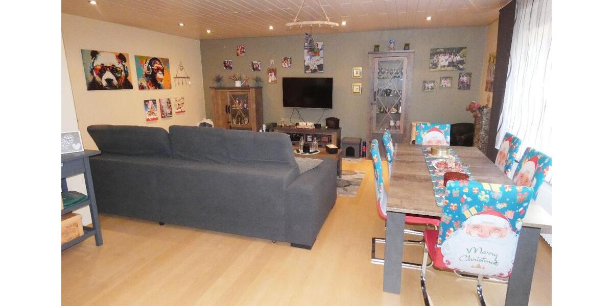 Etagenwohnung Leverkusen - 3 Zimmer, 111 m&sup2;, 980&euro; | Angebot:24353620