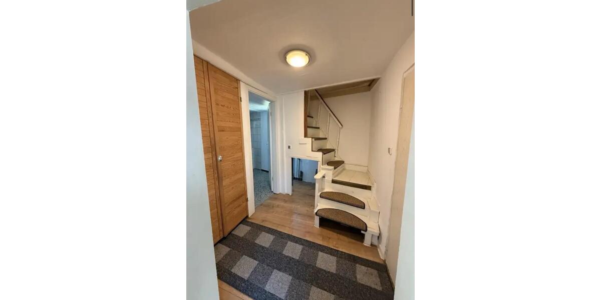 Einfamilienhaus Köln Nippes - 3 Zimmer, 65 m&sup2;, 1.300&euro; | Angebot:25636950