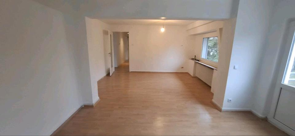 Dachgeschoßwohnung Köln Kalk - 3 Zimmer, 78 m&sup2;, 1.600&euro; | Angebot:25660365