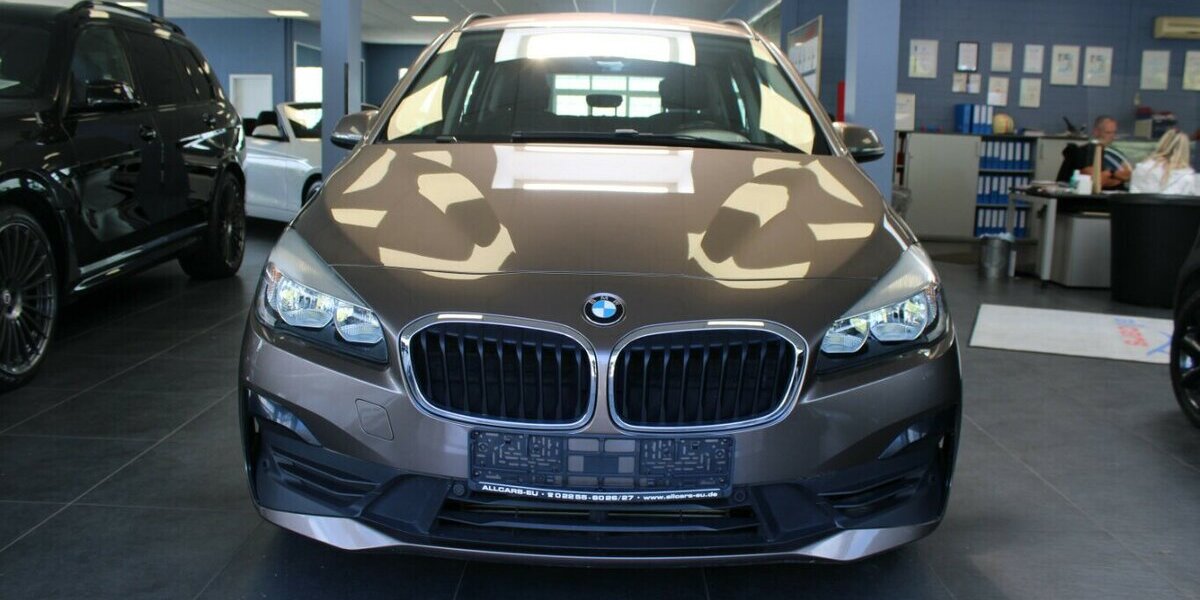 BMW 218 218i Gran Tourer Advantage - Navi - Kamera - 98.770 km 15.980 &euro; Euskirchen 53881