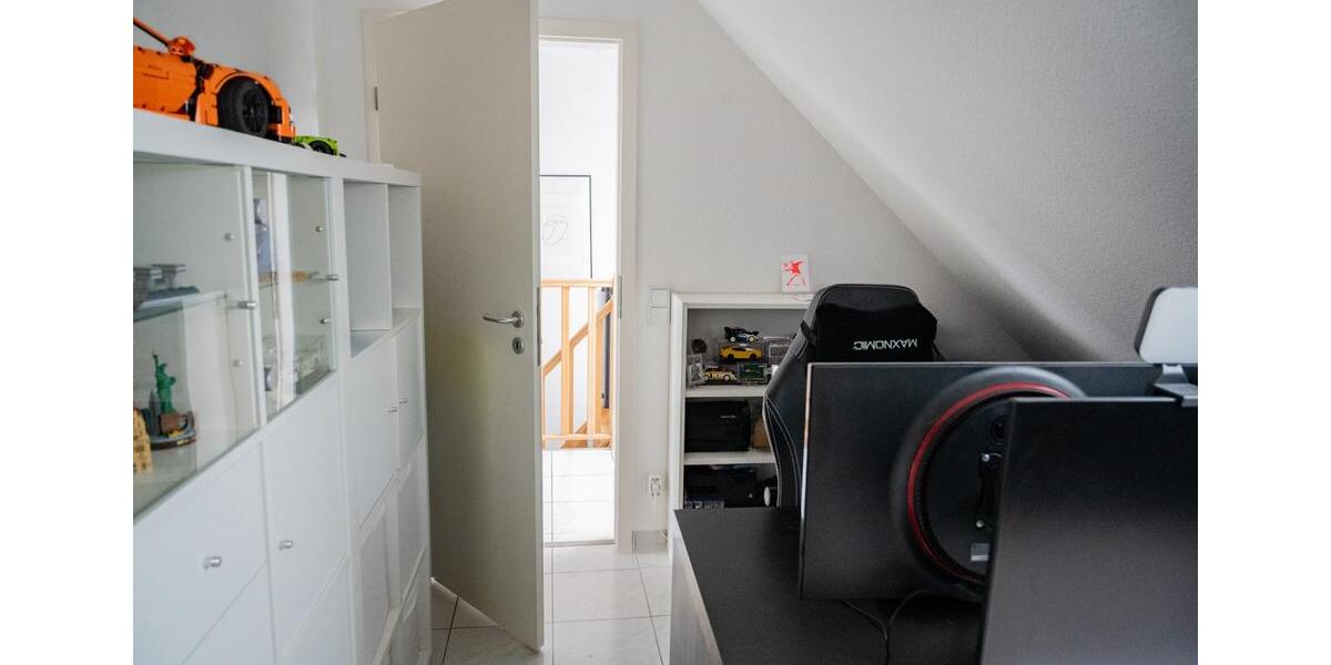 Etagenwohnung Köln Porz - 4 Zimmer, 120 m&sup2;, 1.450&euro; | Angebot:25542428