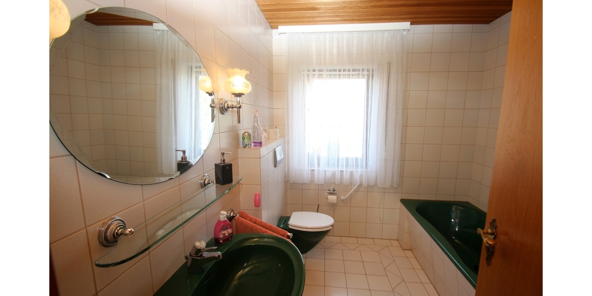 Mit 3D: Mehr Raum fürs Leben – gepflegtes Ein- Zweifamilienhaus mit vielseitigem Platzangebot in Wesseling - Einfamilienhaus Wesseling | Angebot:27350959