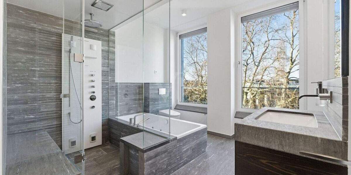 Etagenwohnung Köln Altstadt-Nord - 2 Zimmer, 95 m&sup2;, 2.185&euro; | Angebot:25777085