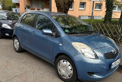 Toyota Yaris 157.400 km 2.700 &euro; Köln 50667