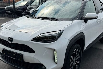 Toyota Yaris Cross 27.238 km 21.990 &euro; Köln 51065