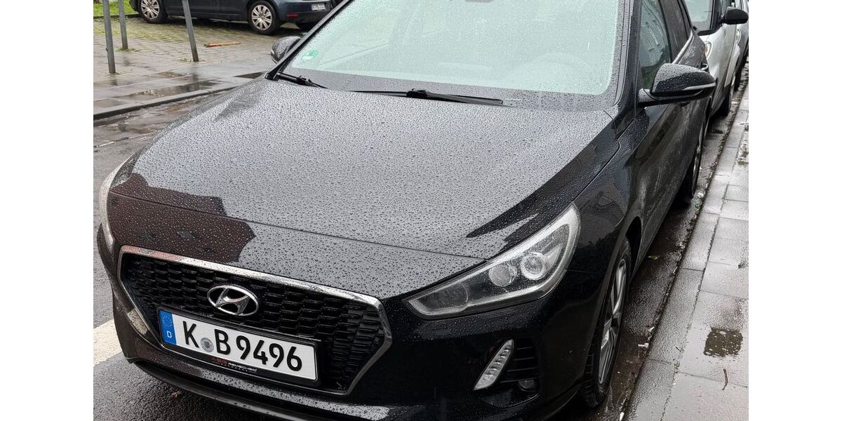 Hyundai i30 116.000 km 13.500 &euro; Köln 51107