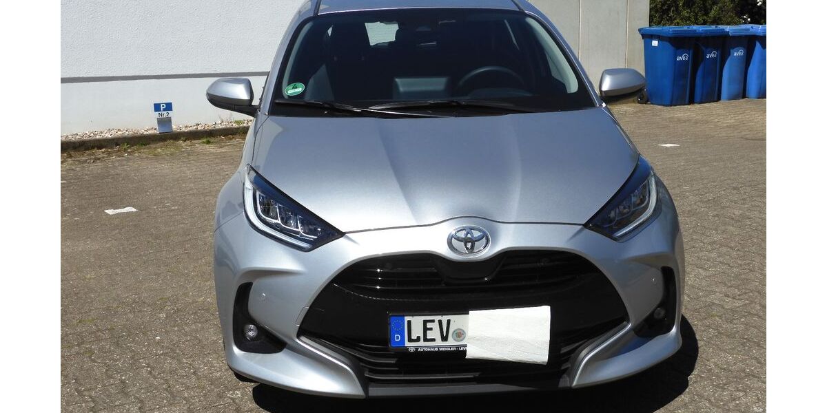 Toyota Yaris 5.280 km 17.750 &euro; Leverkusen 51375