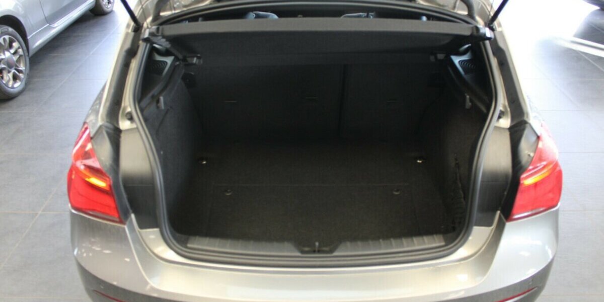 BMW 120 120i Urban line 48.887 km 16.980 &euro; Euskirchen 53881