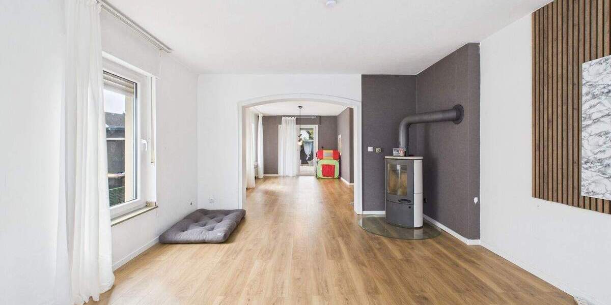 Einfamilienhaus Euskirchen Innenstadt - 7 Zimmer, 164 m&sup2;, 379.000&euro; | Angebot:25734195