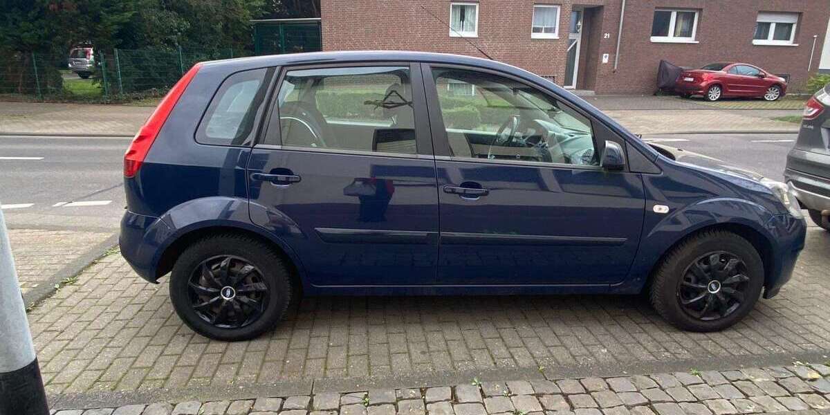 Ford Fiesta 172.140 km 1.075 &euro; Köln 50674