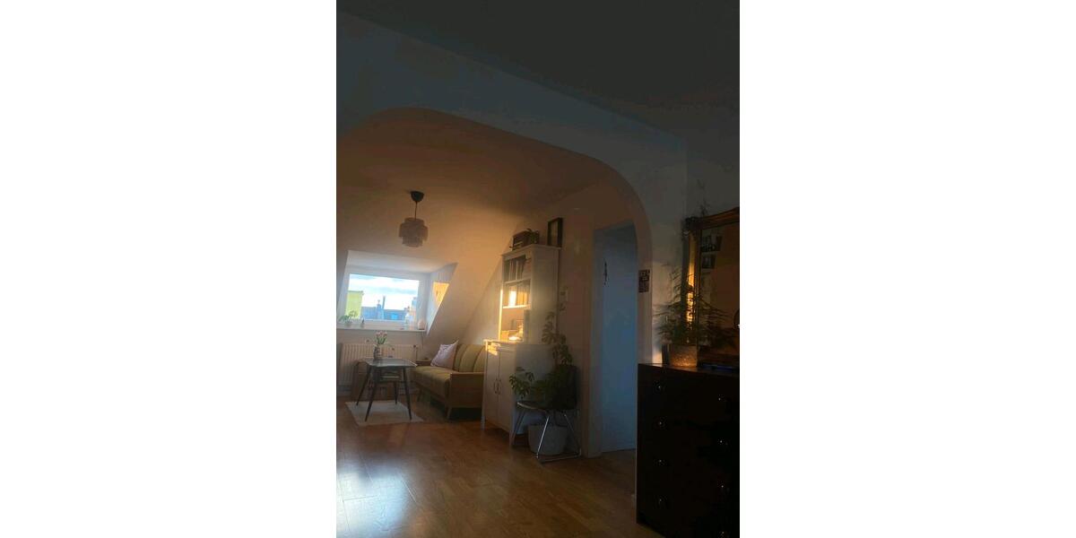 Dachgeschoßwohnung Köln Lindenthal - 1 Zimmer, 34 m&sup2;, 236.000&euro; | Angebot:25992672