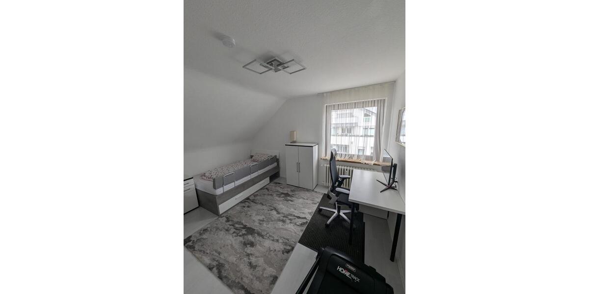 Dachgeschoßwohnung Köln Porz - 4 Zimmer, 94 m&sup2;, 1.310&euro; | Angebot:25949050