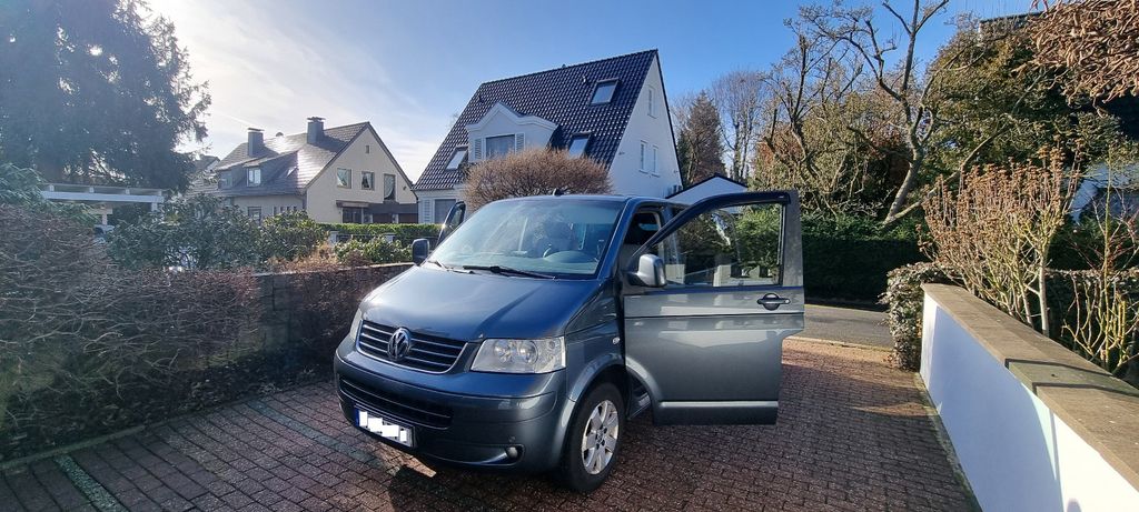 VW T5 Multivan 255.000 km 13.750 &euro; Köln 50678