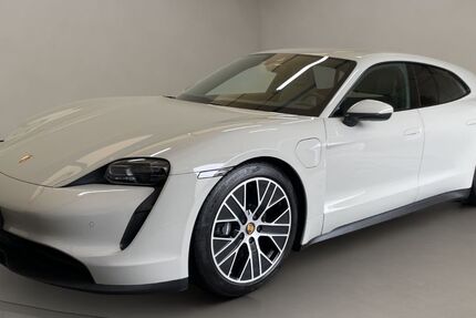 Porsche Taycan 31.710 km 64.500 &euro; Köln 50823