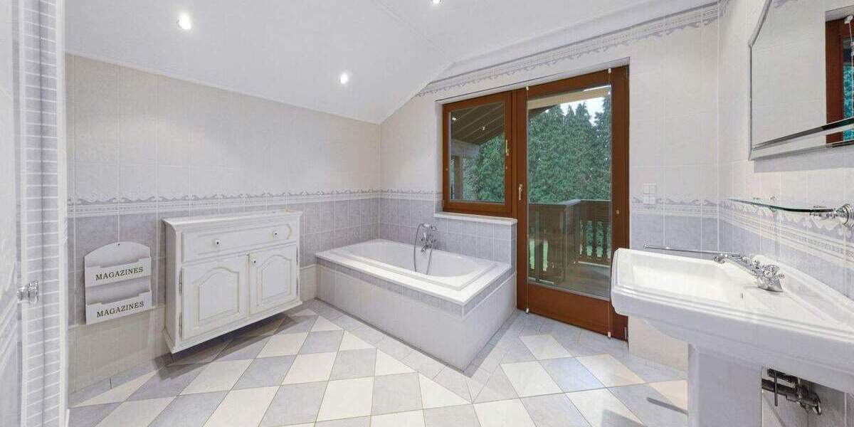 Einfamilienhaus Niederkassel Rheidt - 6 Zimmer, 252 m&sup2;, 863.000&euro; | Angebot:25846150