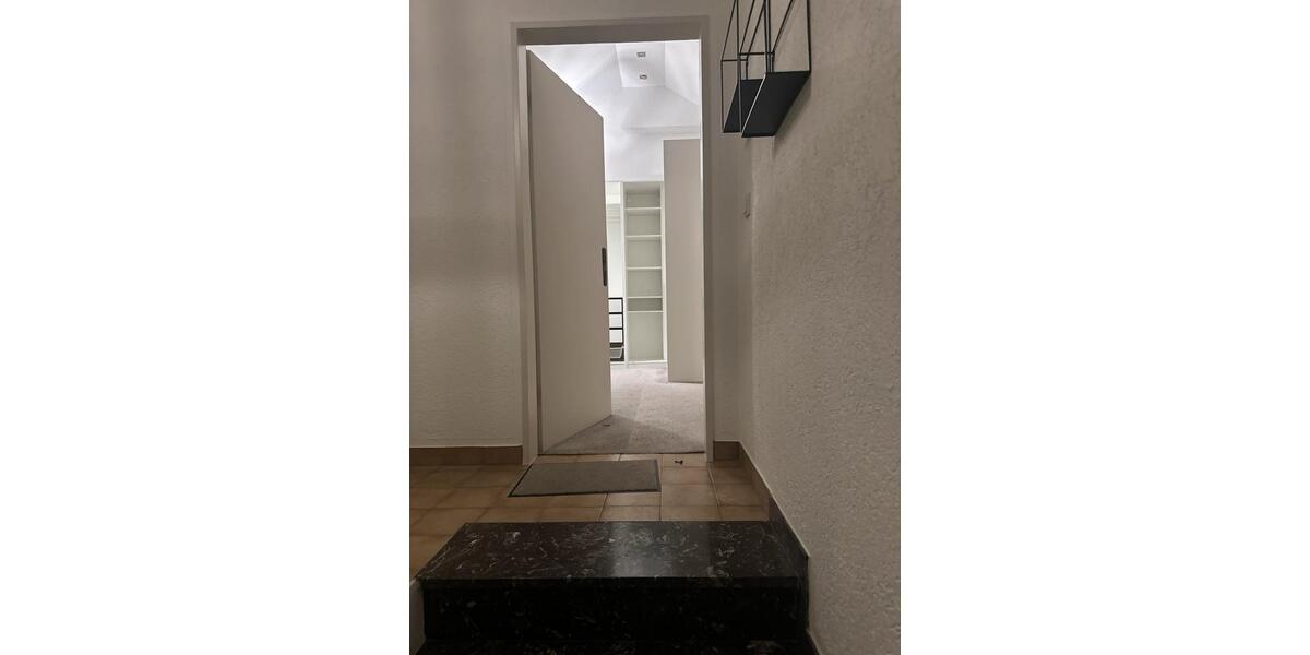 Dachgeschoßwohnung Bergheim - 5 Zimmer, 150 m&sup2;, 2.950&euro; | Angebot:25920058