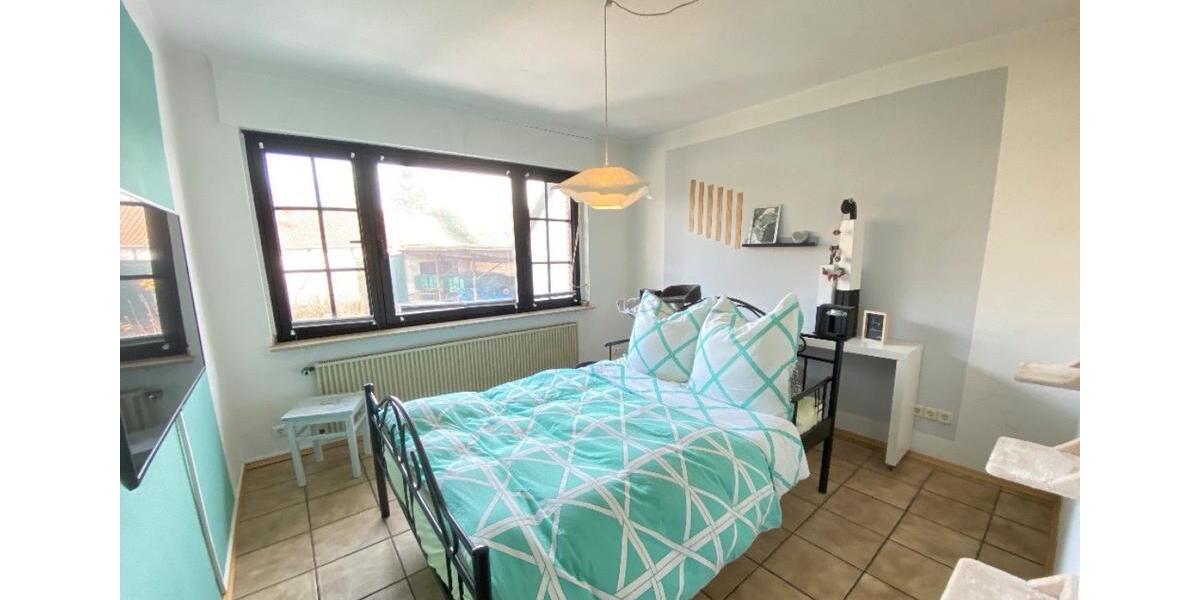 Etagenwohnung Erftstadt - 7 Zimmer, 171 m&sup2;, 2.281&euro; | Angebot:26003682