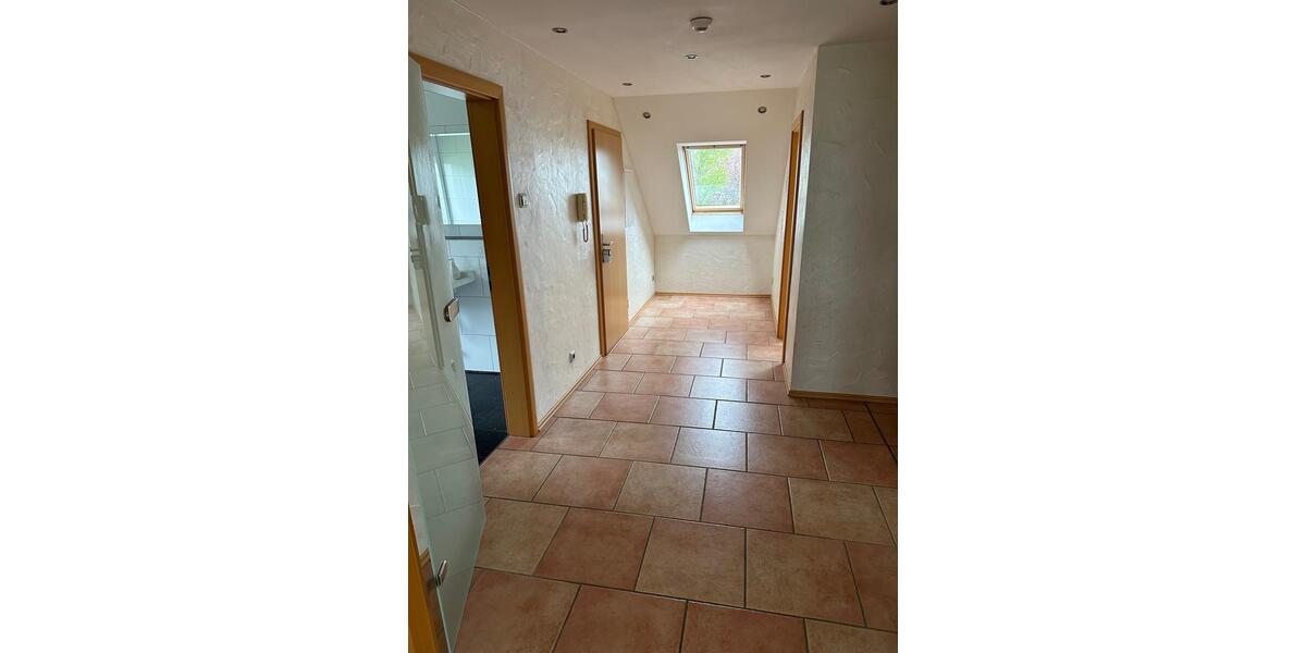 Dachgeschoßwohnung Zülpich - 4 Zimmer, 109 m&sup2;, 870&euro; | Angebot:24551573