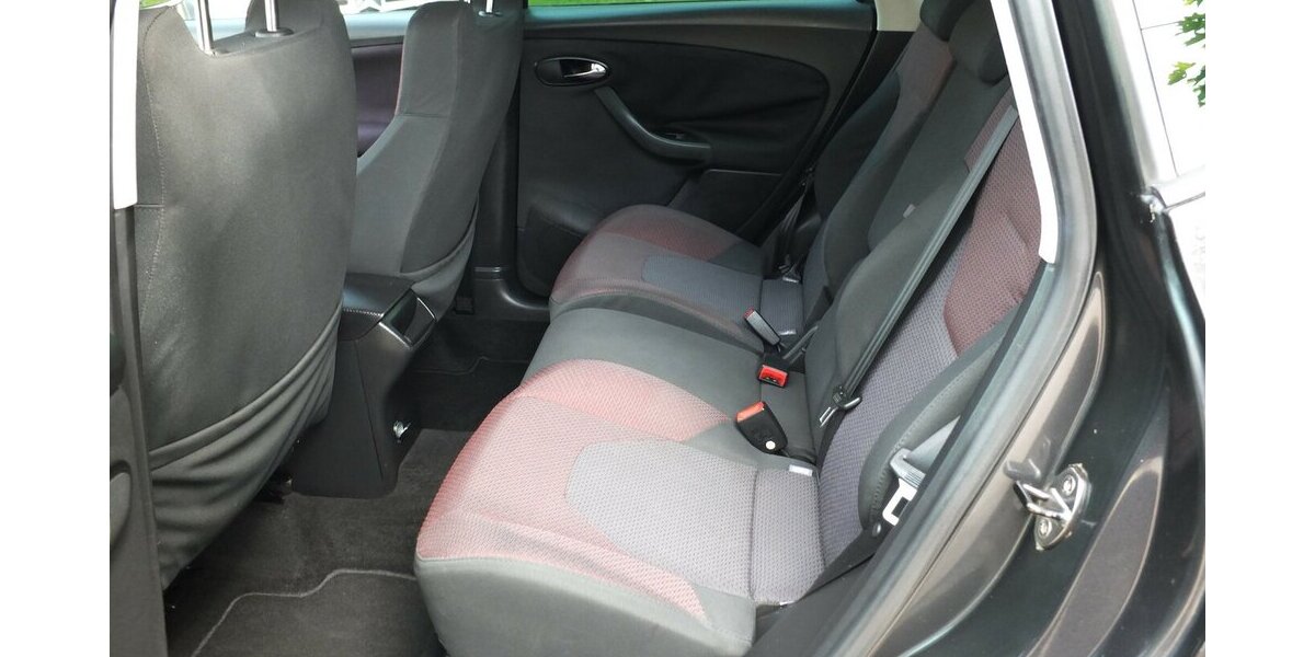 Seat Altea STYLE NAVI AHK KLIMAAUT PARKPILOT neuer Zahn 165.222 km 4.908 &euro; Köln 50858