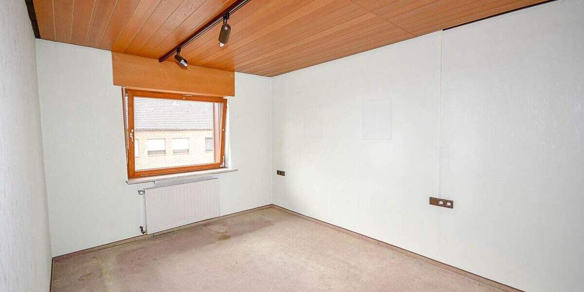 Doppelhaushälfte Zülpich Geich - 8 Zimmer, 183 m&sup2;, 275.000&euro; | Angebot:25709839