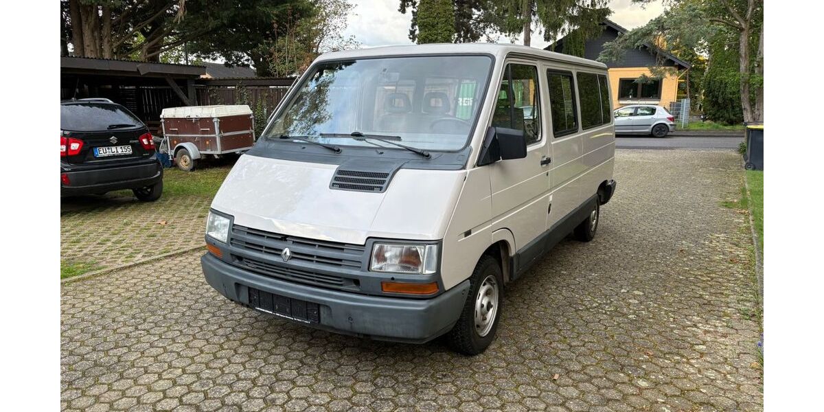 Renault Trafic 32.772 km 9.500 &euro; Euskirchen 53879
