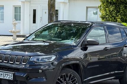 Jeep Compass 56.070 km 22.990 &euro; Jülich 52428